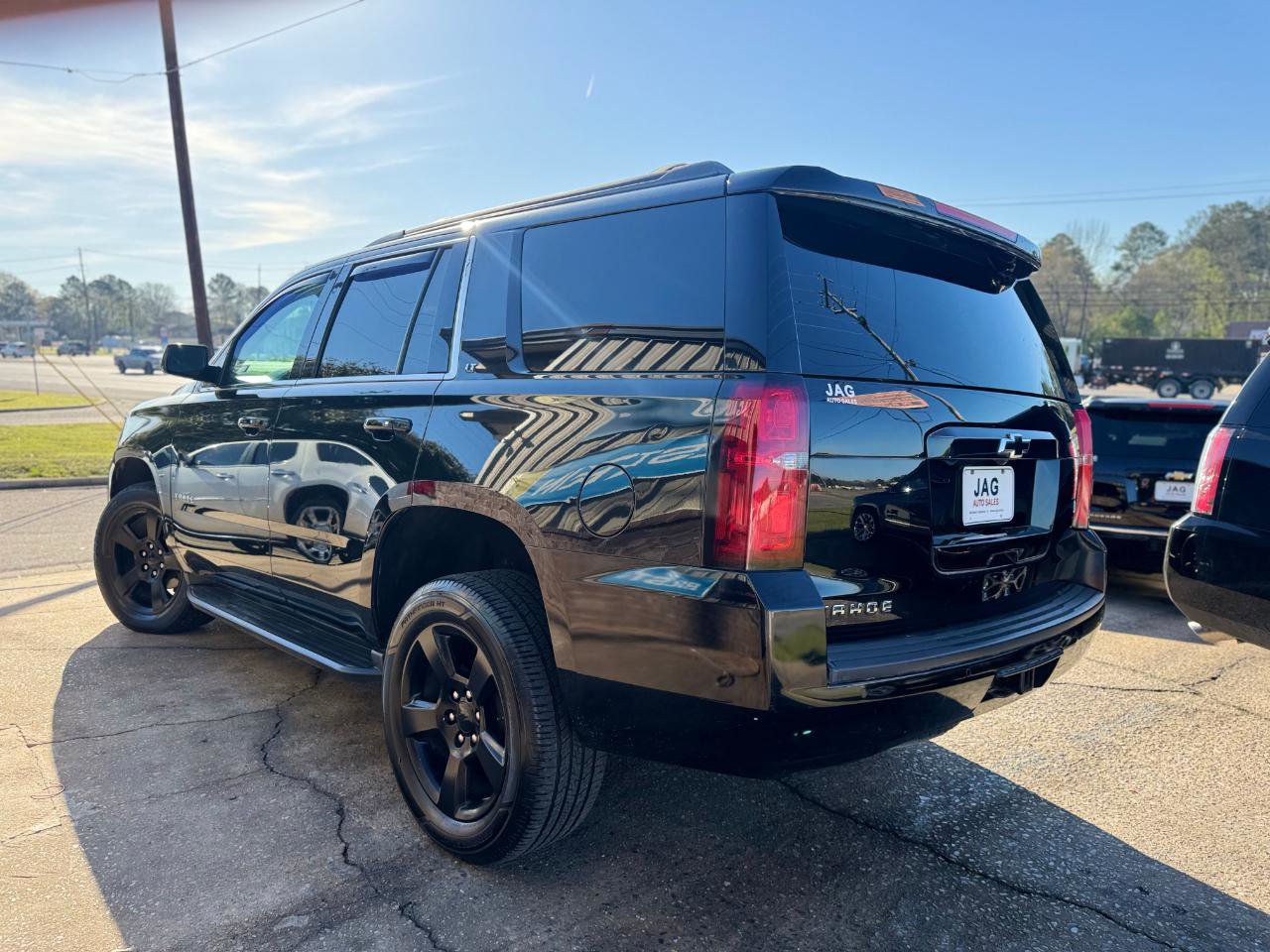 Used 2018 Chevrolet Tahoe LT w/ Luxury Package AWD/4WD image 7