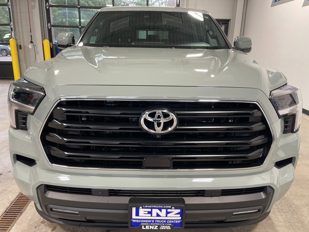 Used 2025 Toyota Sequoia Platinum image 3
