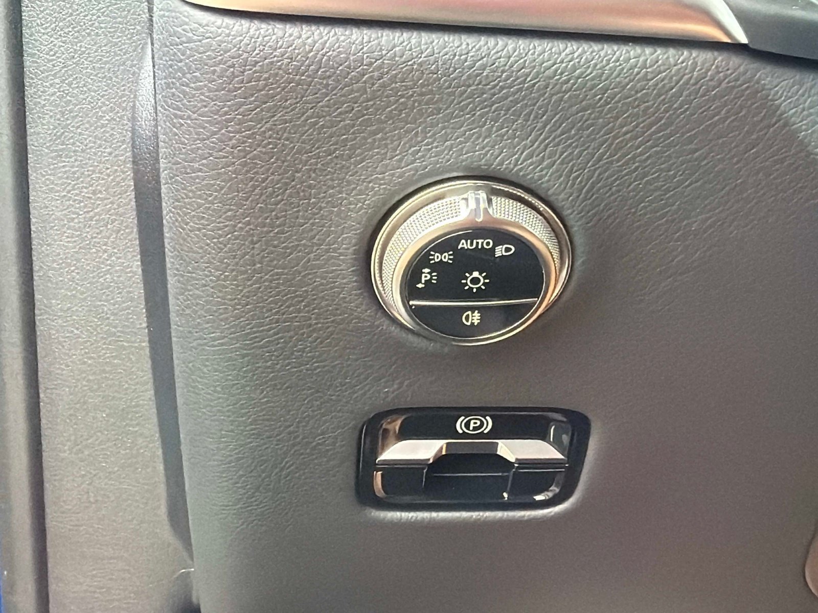 Certified 2026 Mercedes-Benz GLC 300 image 28