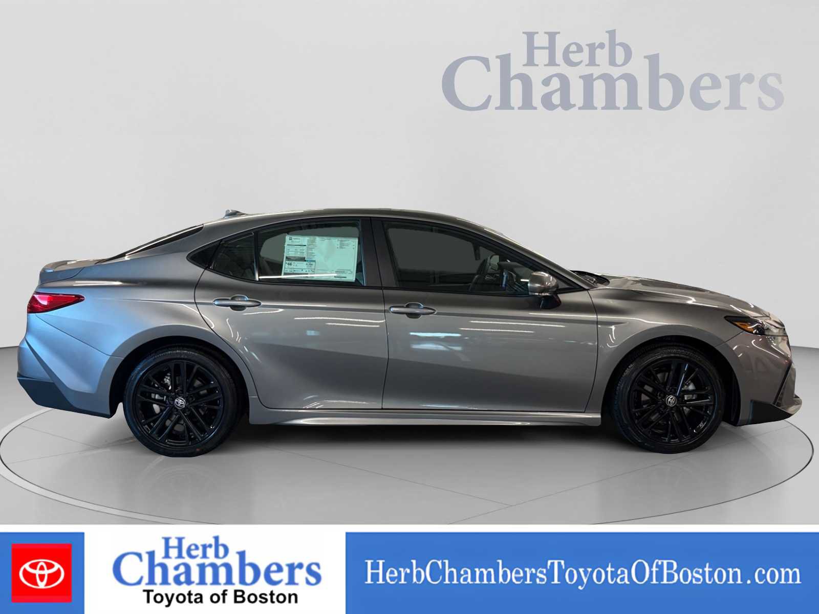 Used 2026 Toyota Camry SE FWD image 11
