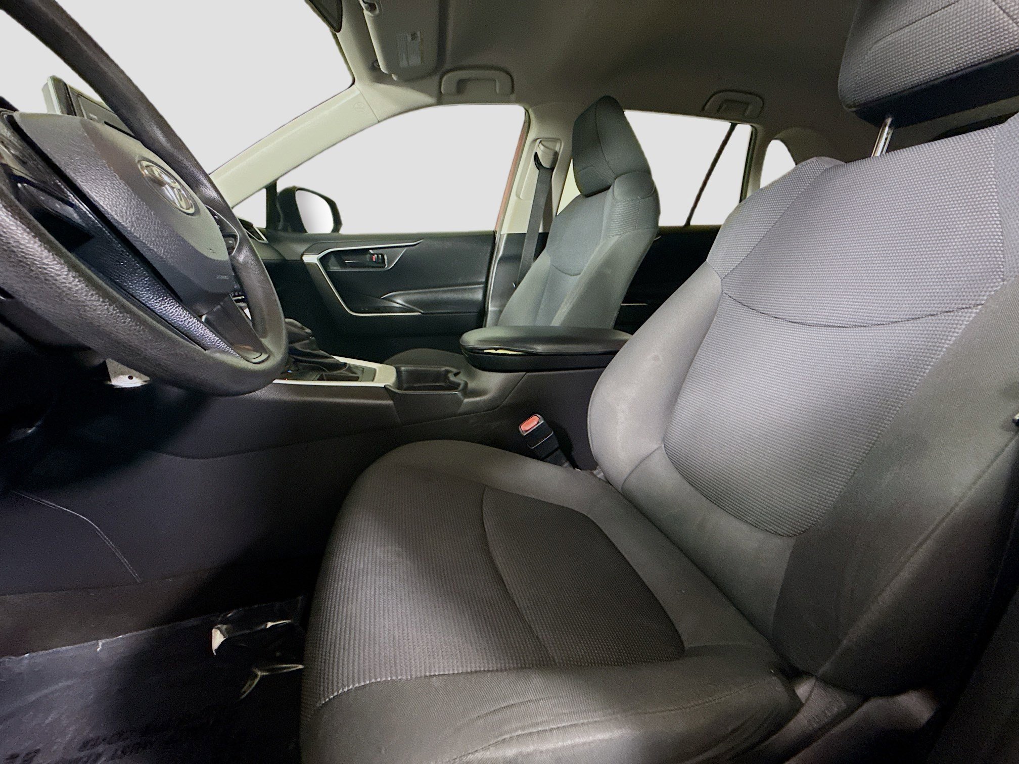 Used 2020 Toyota RAV4 LE image 21