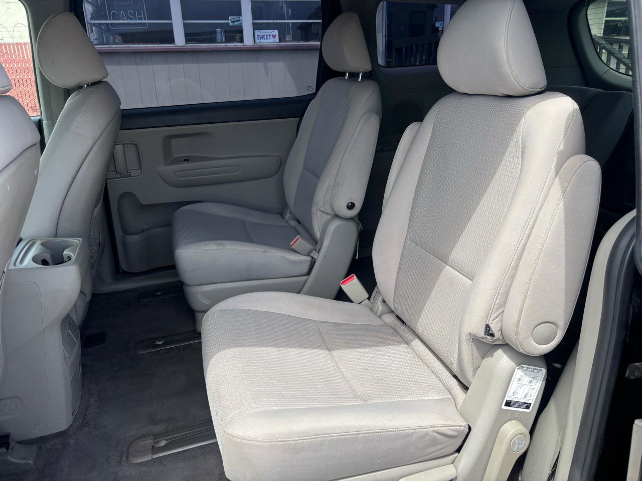 Used 2017 Kia Sedona L FWD image 8
