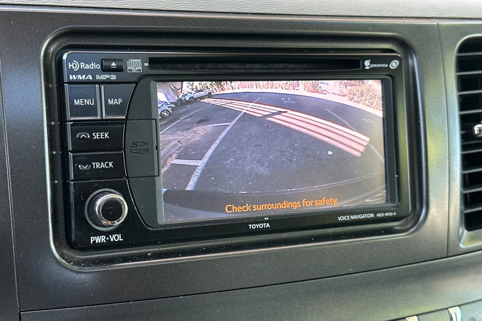 Used 2014 Toyota Sienna XLE FWD image 21