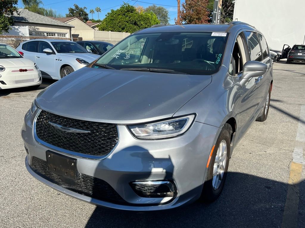 Used 2021 Chrysler Pacifica Touring-L image 3