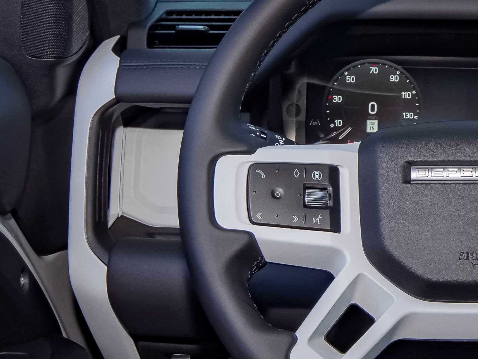 New 2026 Land Rover Defender 130 X-Dynamic SE AWD/4WD image 15