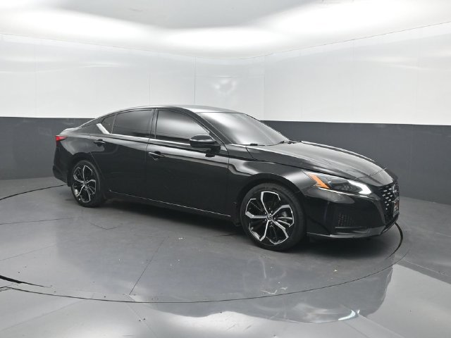 Used 2024 Nissan Altima 2.5 SR FWD image 31