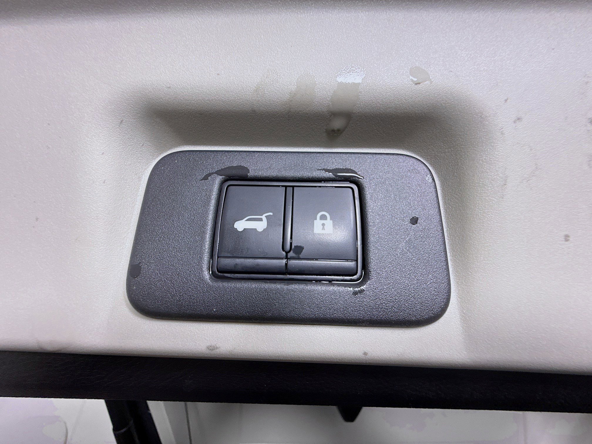 Used 2023 Nissan Ariya FWD image 42