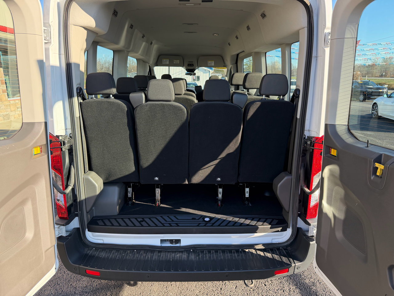 Used 2022 Ford Transit 350 XLT image 7