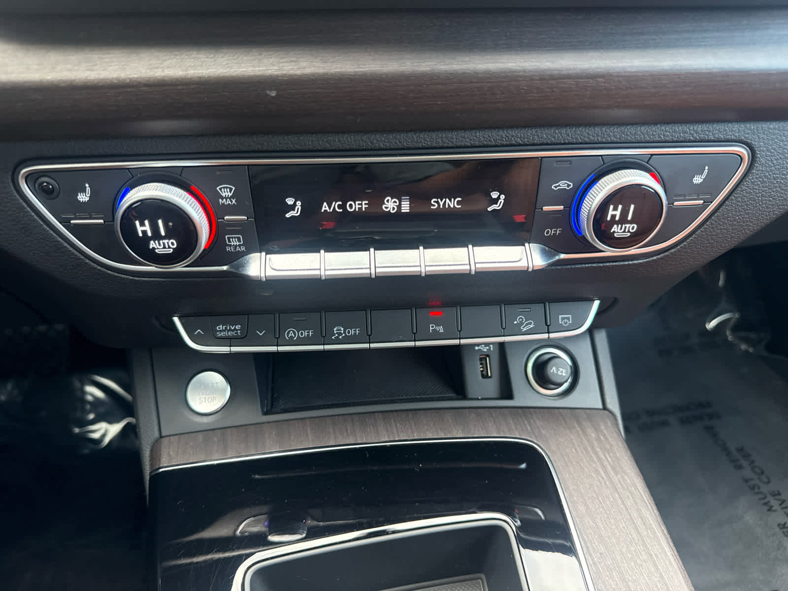 Used 2023 Audi Q5 2.0T Premium w/ Convenience Package image 14