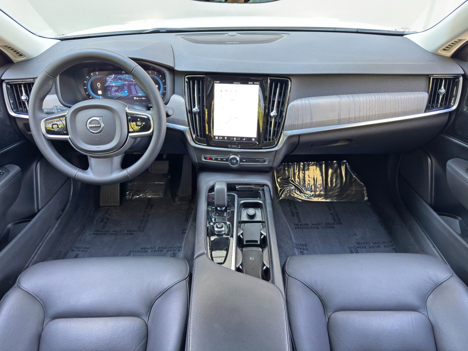 Used 2023 Volvo S90 B6 Plus w/ Protection Package Premier image 13