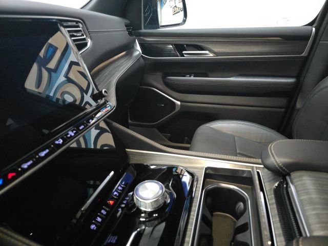 Used 2024 Jeep Wagoneer Series II w/ Premium Group I image 20