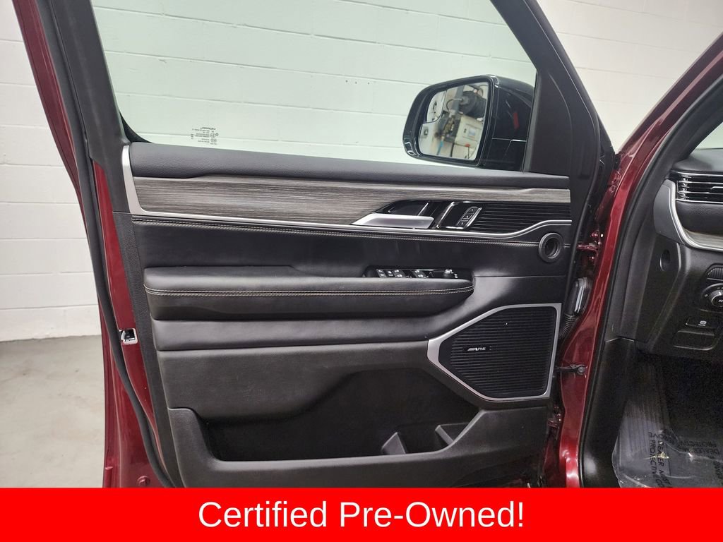 Certified 2024 Jeep Wagoneer L Series III w/ Flexible Seating Group AWD/4WD image 9