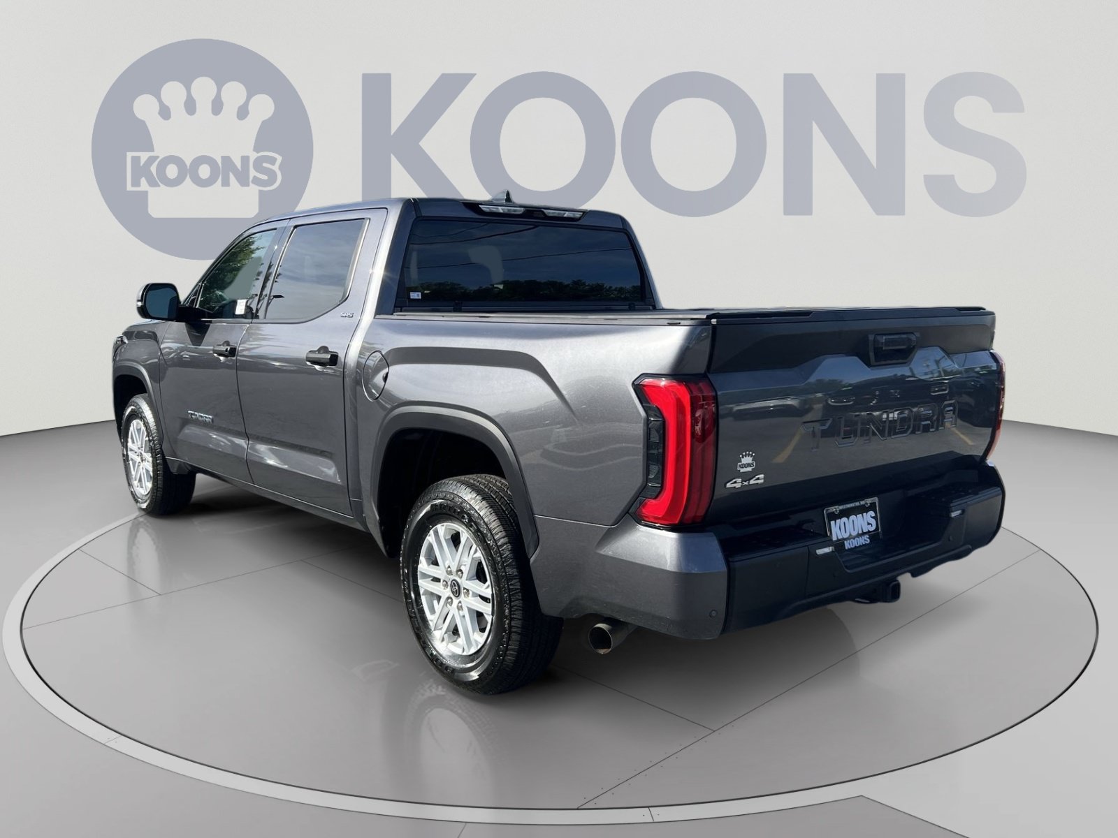 Used 2023 Toyota Tundra SR5 w/ SR5 Convenience Package AWD/4WD image 4