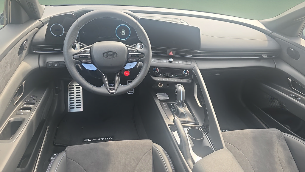 New 2026 Hyundai Elantra N FWD image 18