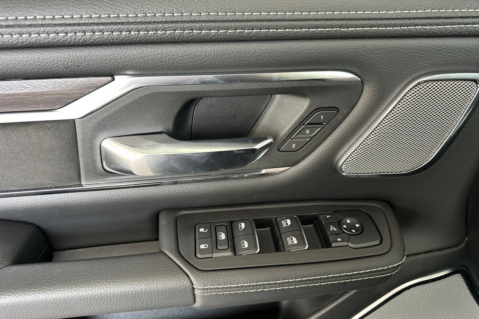 New 2026 RAM 1500 Laramie w/ Night Edition AWD/4WD image 12