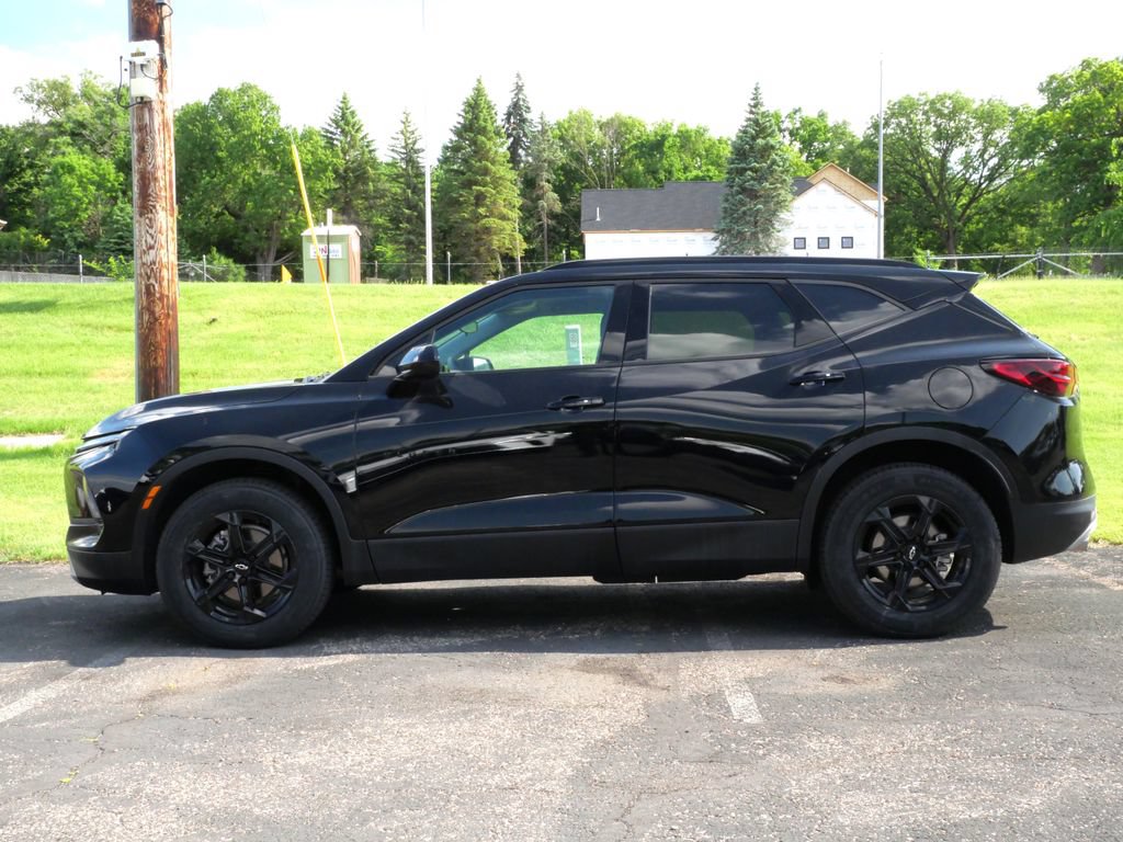 Used 2024 Chevrolet Blazer LT w/ Midnight/Sport Edition AWD/4WD image 4
