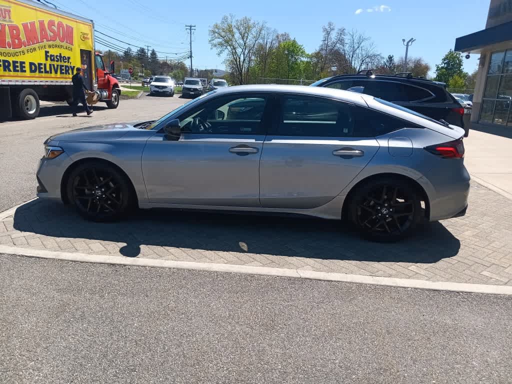 Used 2023 Honda Civic Sport image 3