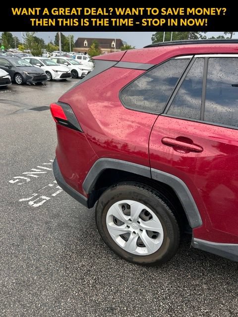 Used 2020 Toyota RAV4 LE FWD image 8