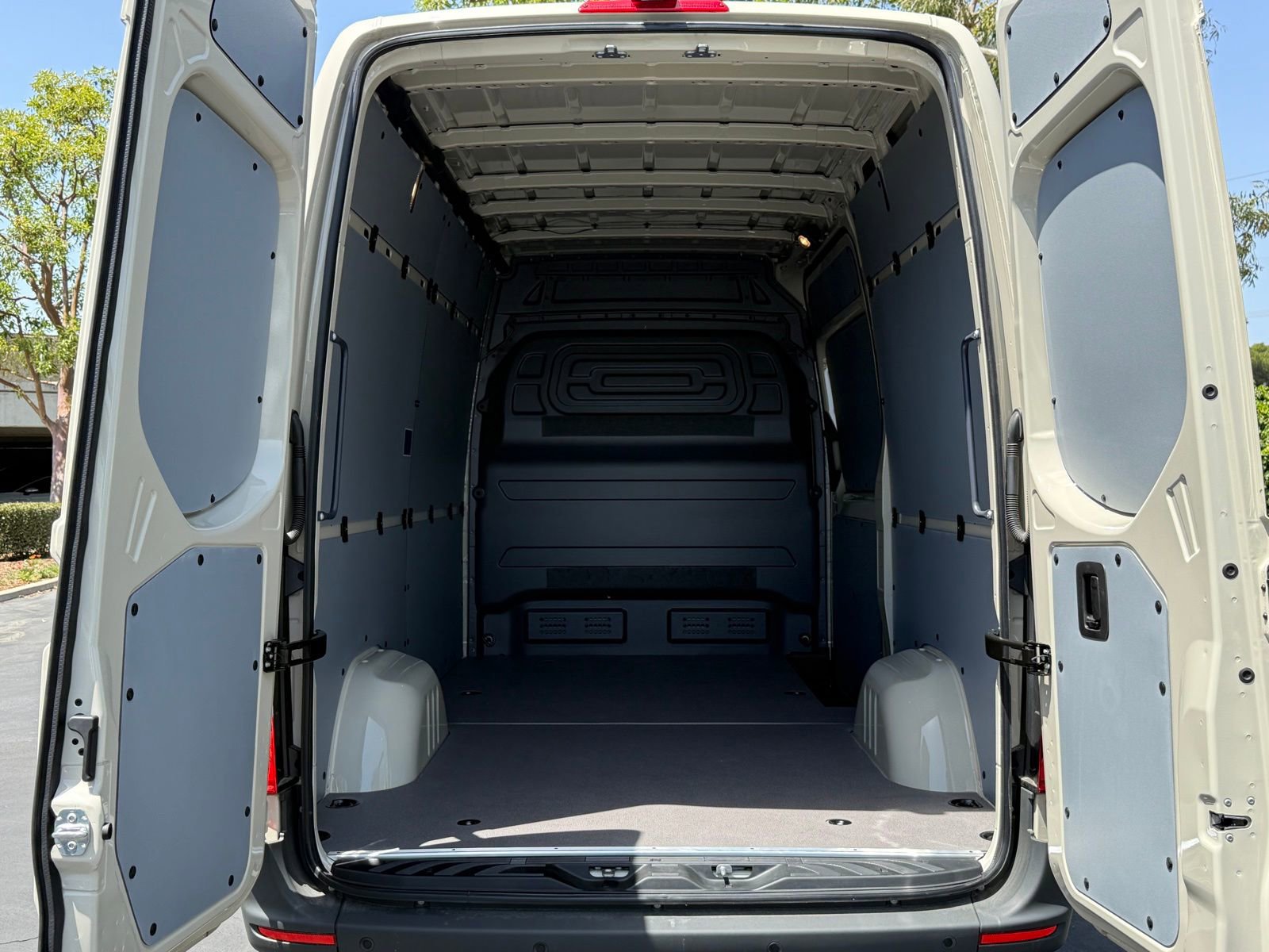 New 2025 Mercedes-Benz Sprinter 2500 image 14