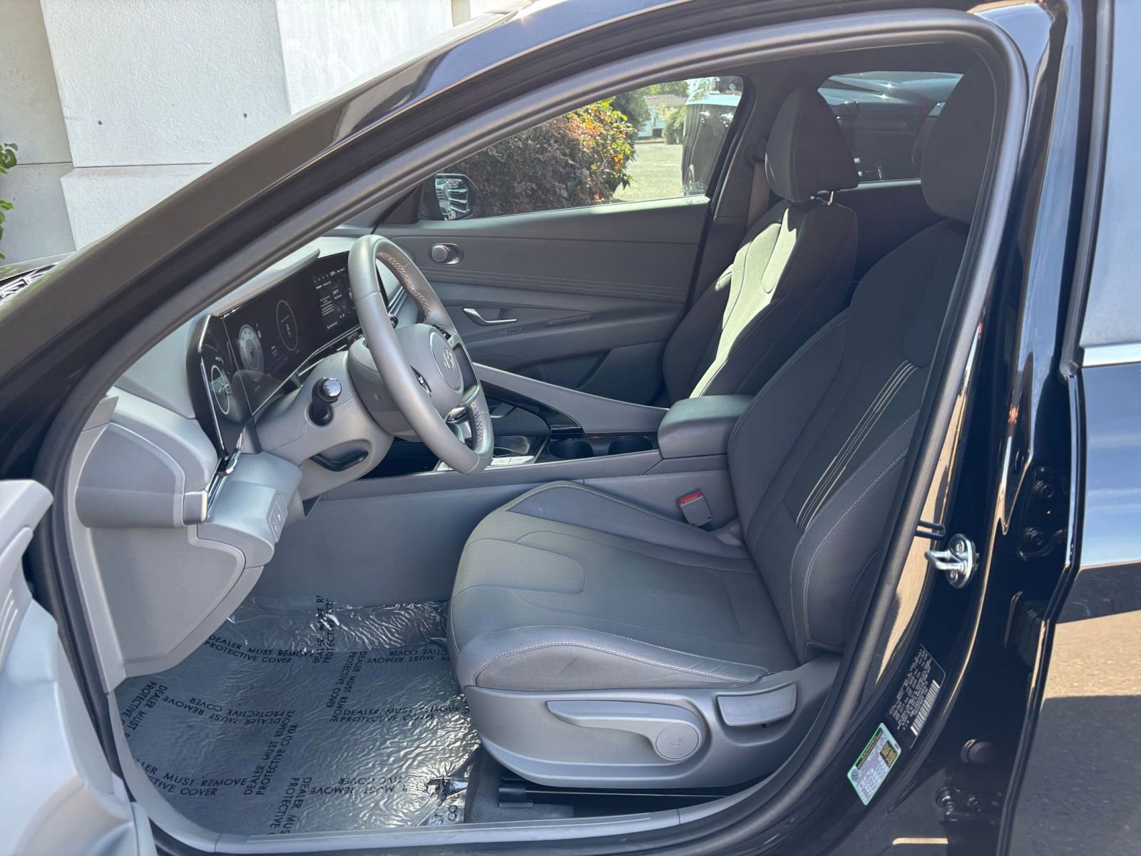 Used 2025 Hyundai Elantra SEL FWD image 27