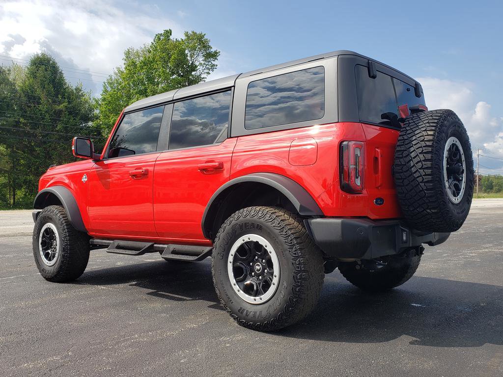 Used 2023 Ford Bronco Outer Banks w/ Sasquatch Package AWD/4WD image 6