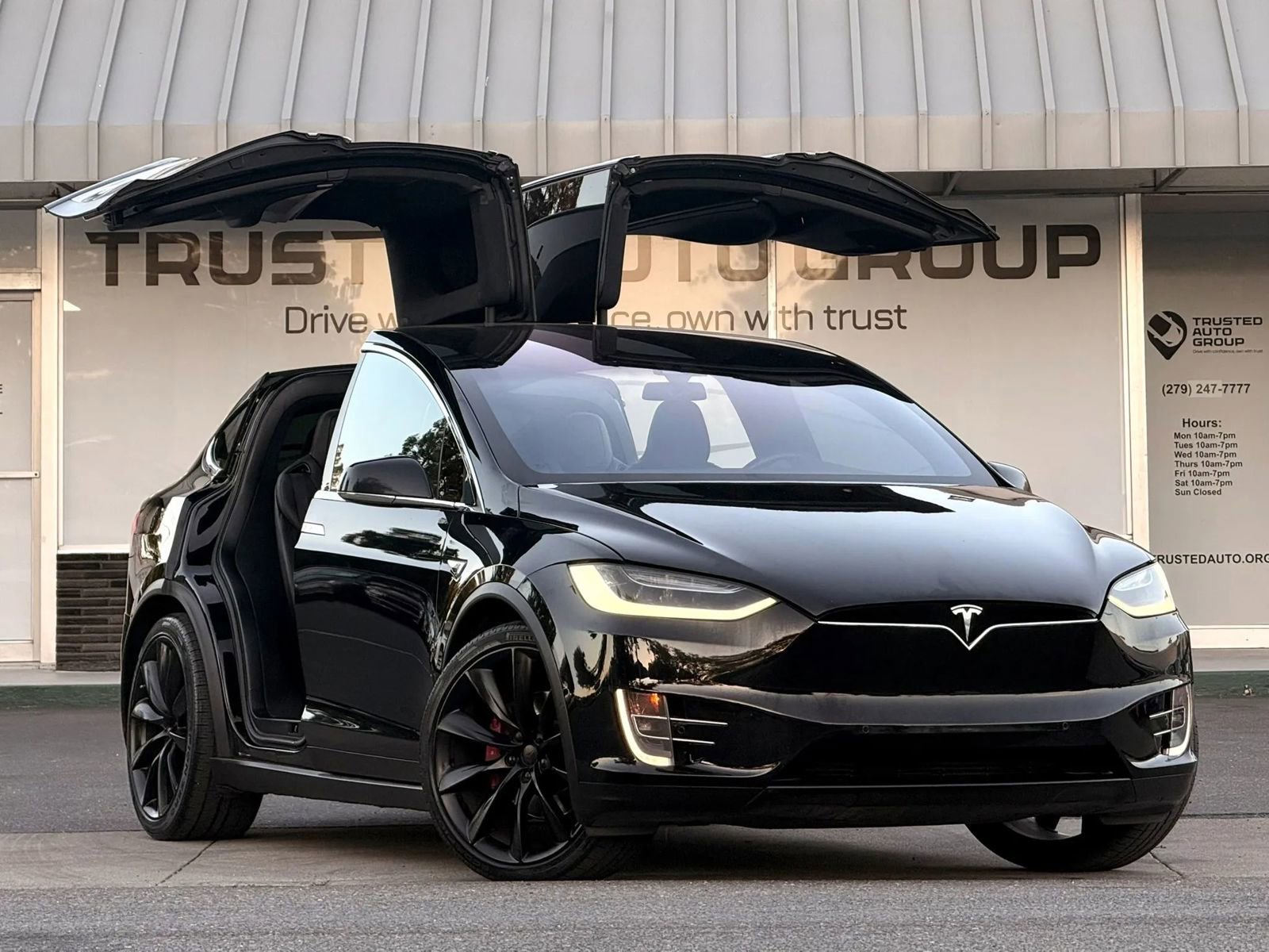 Used 2016 Tesla Model X 90D AWD/4WD image 2