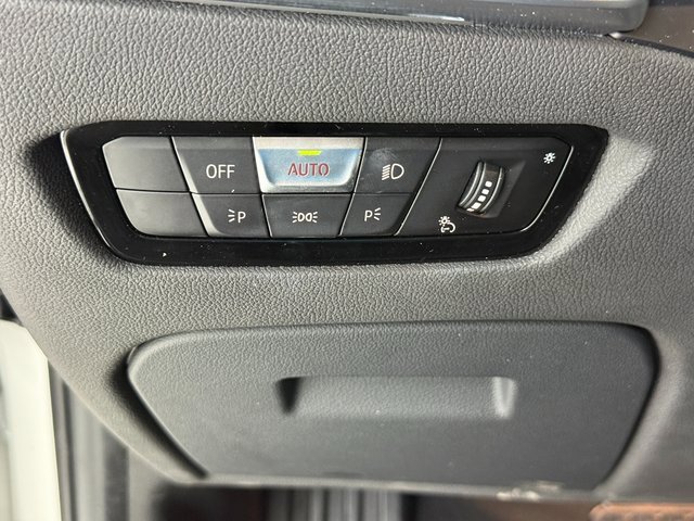 Used 2020 BMW 330i 330i w/ Convenience Package image 10