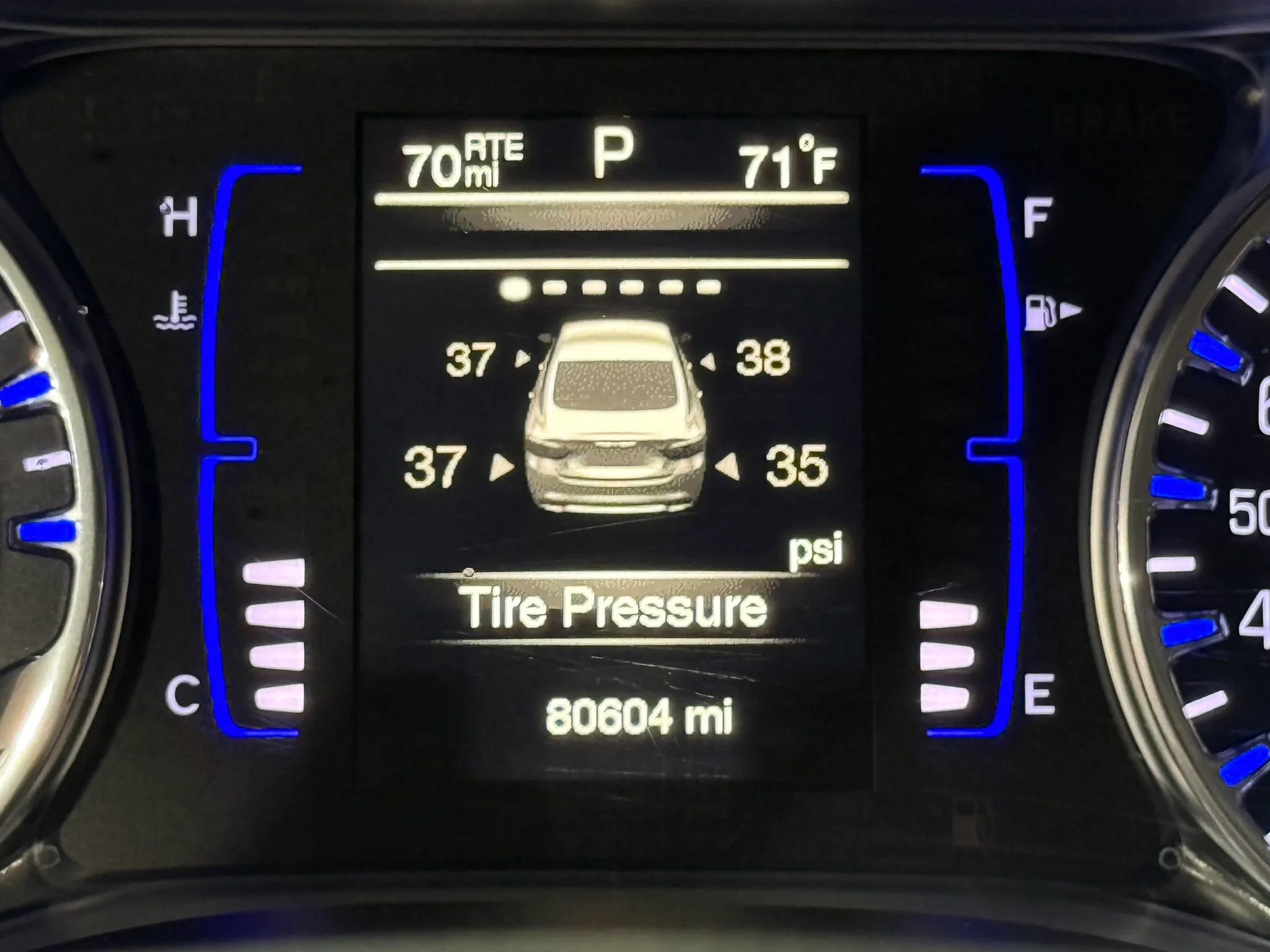 Used 2017 Chrysler 200 LX FWD image 27