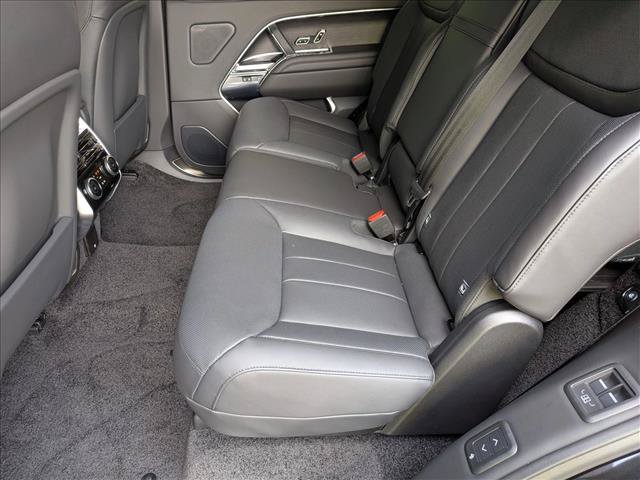 New 2026 Land Rover Range Rover Long Wheelbase SE AWD/4WD image 15