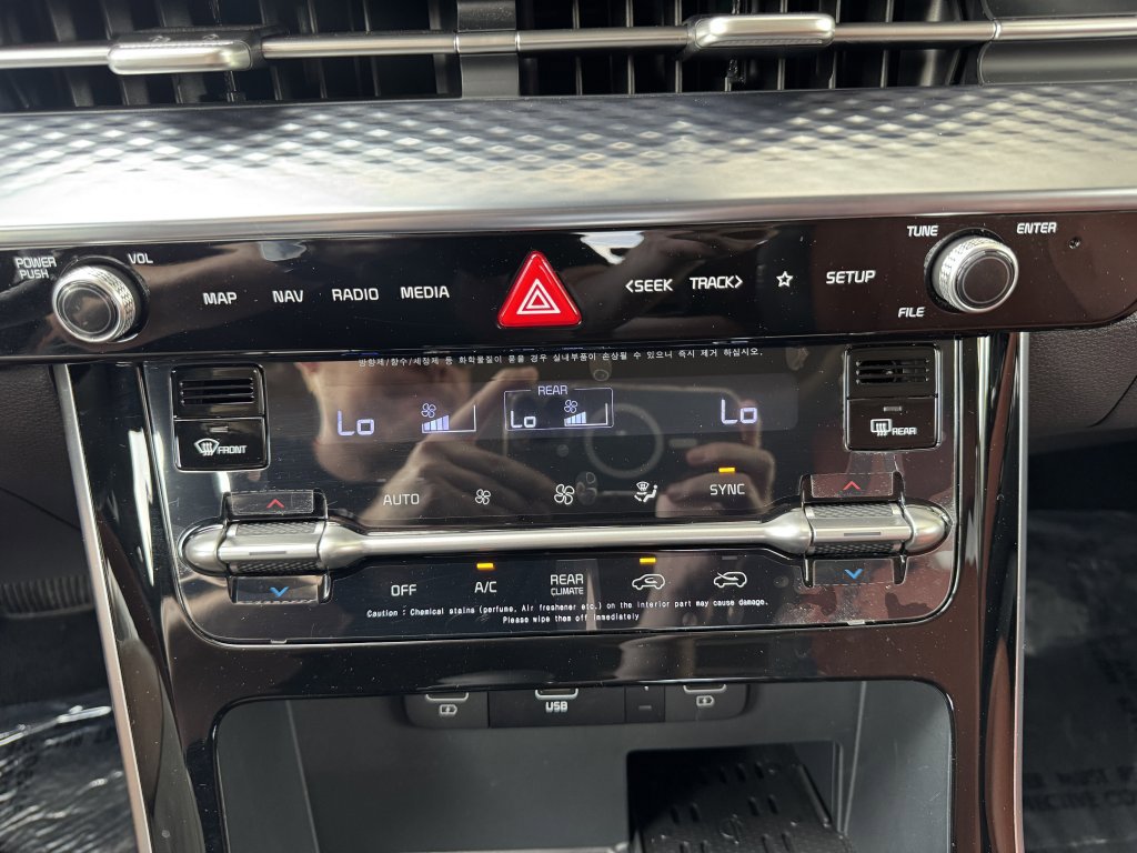 Used 2024 Kia Carnival SX Prestige FWD image 28