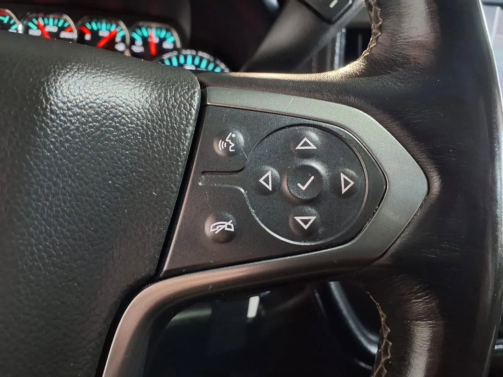 Used 2016 Chevrolet Silverado 1500 LTZ w/ Sport Package AWD/4WD image 23