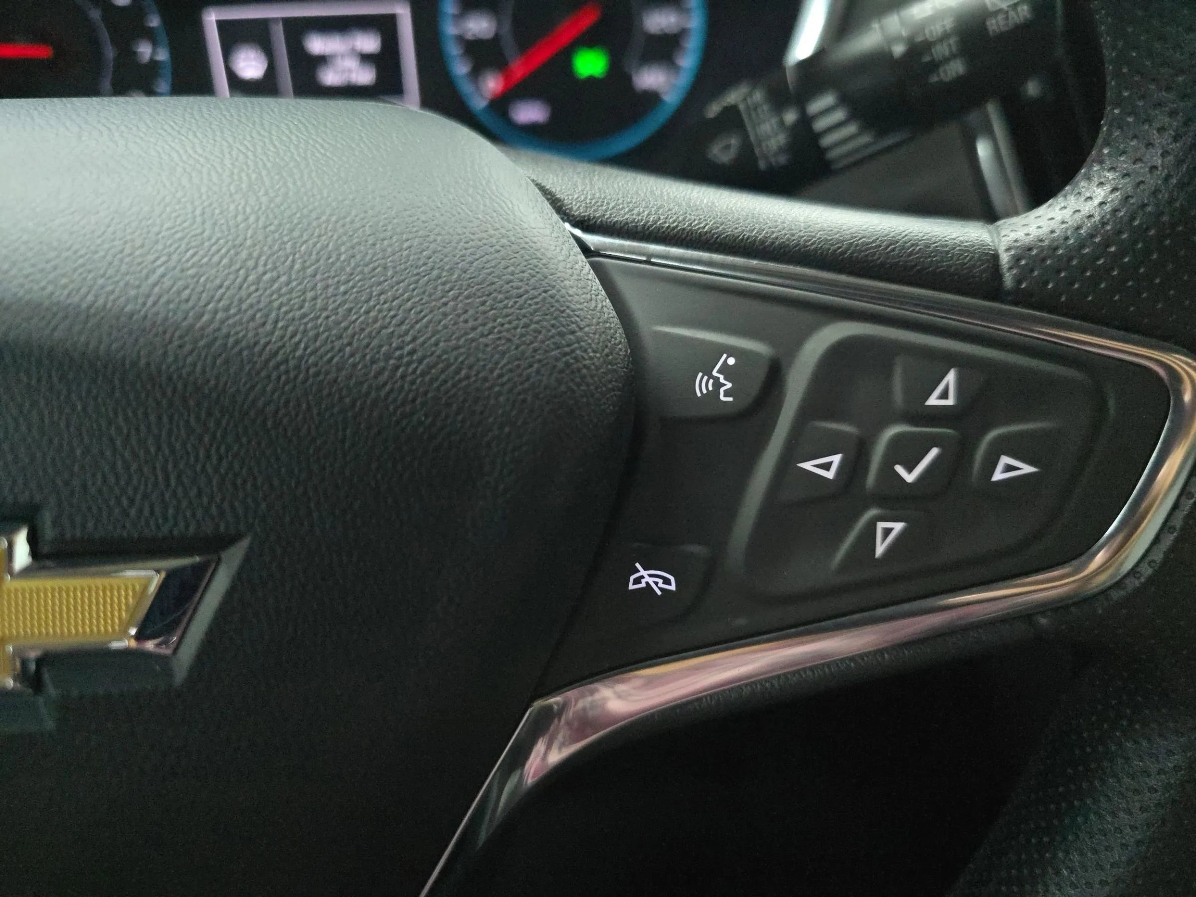 Used 2021 Chevrolet Equinox LS image 23