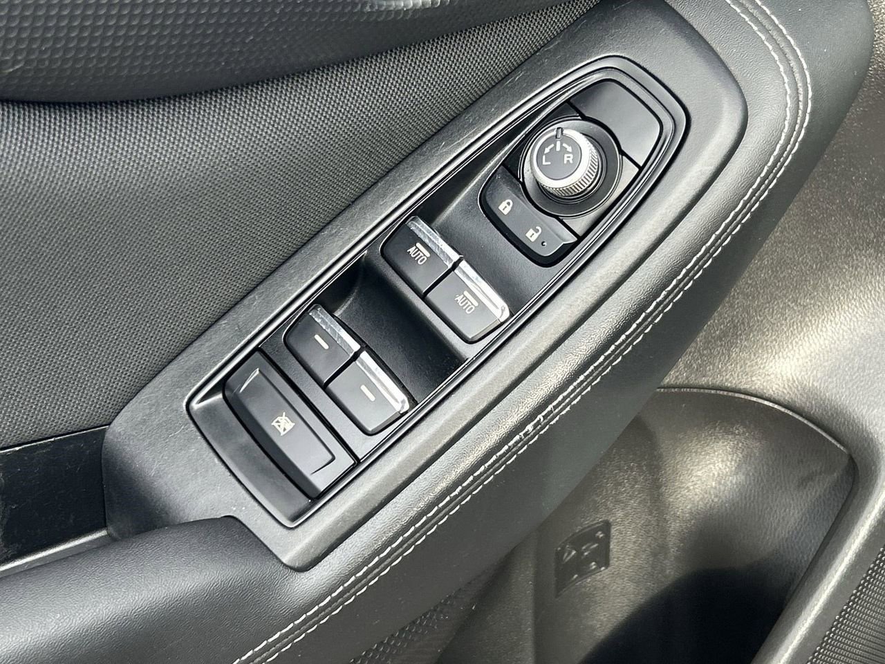 Used 2020 Subaru Forester Premium image 17