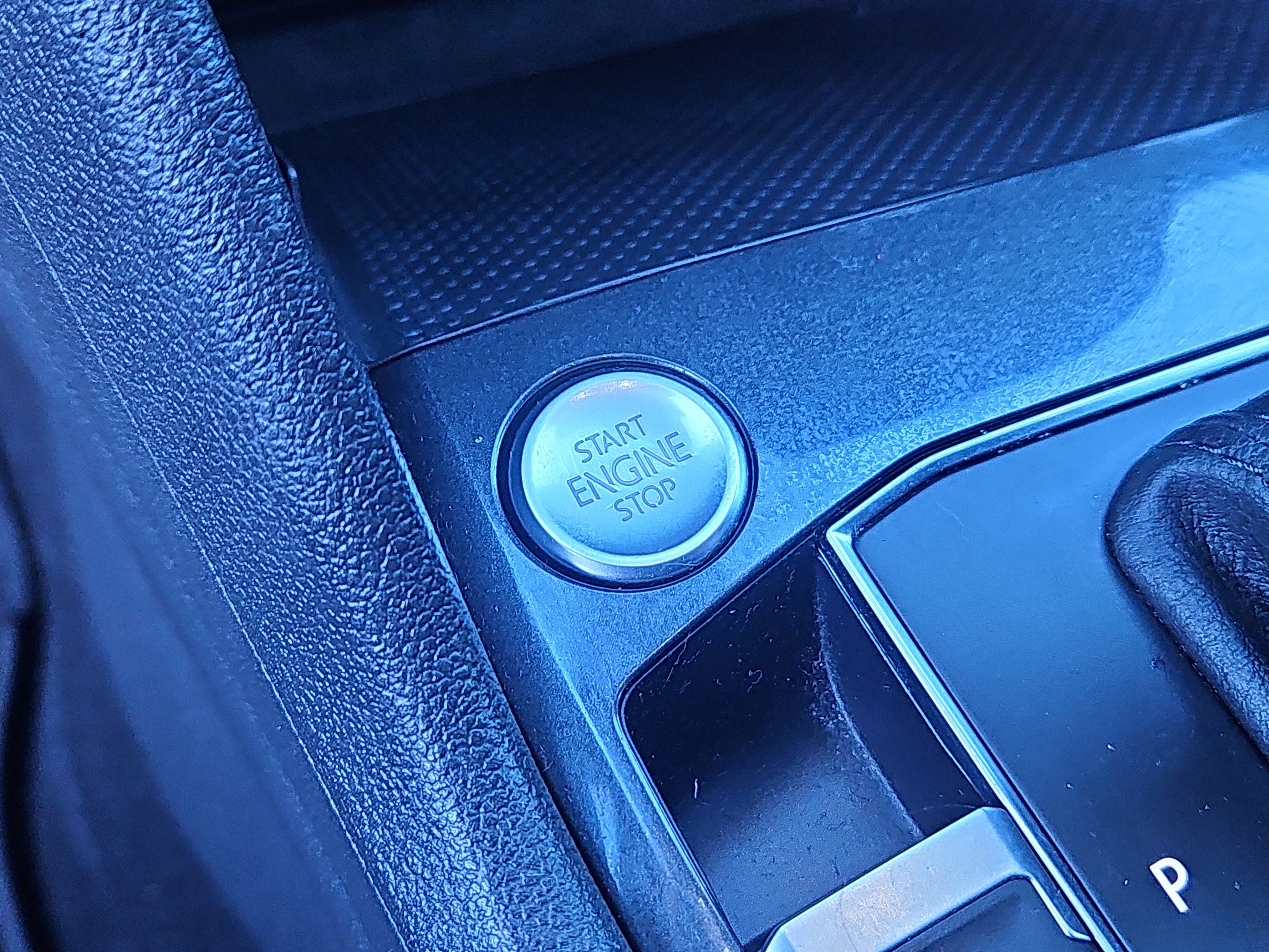 Used 2019 Volkswagen Tiguan SEL Premium image 20