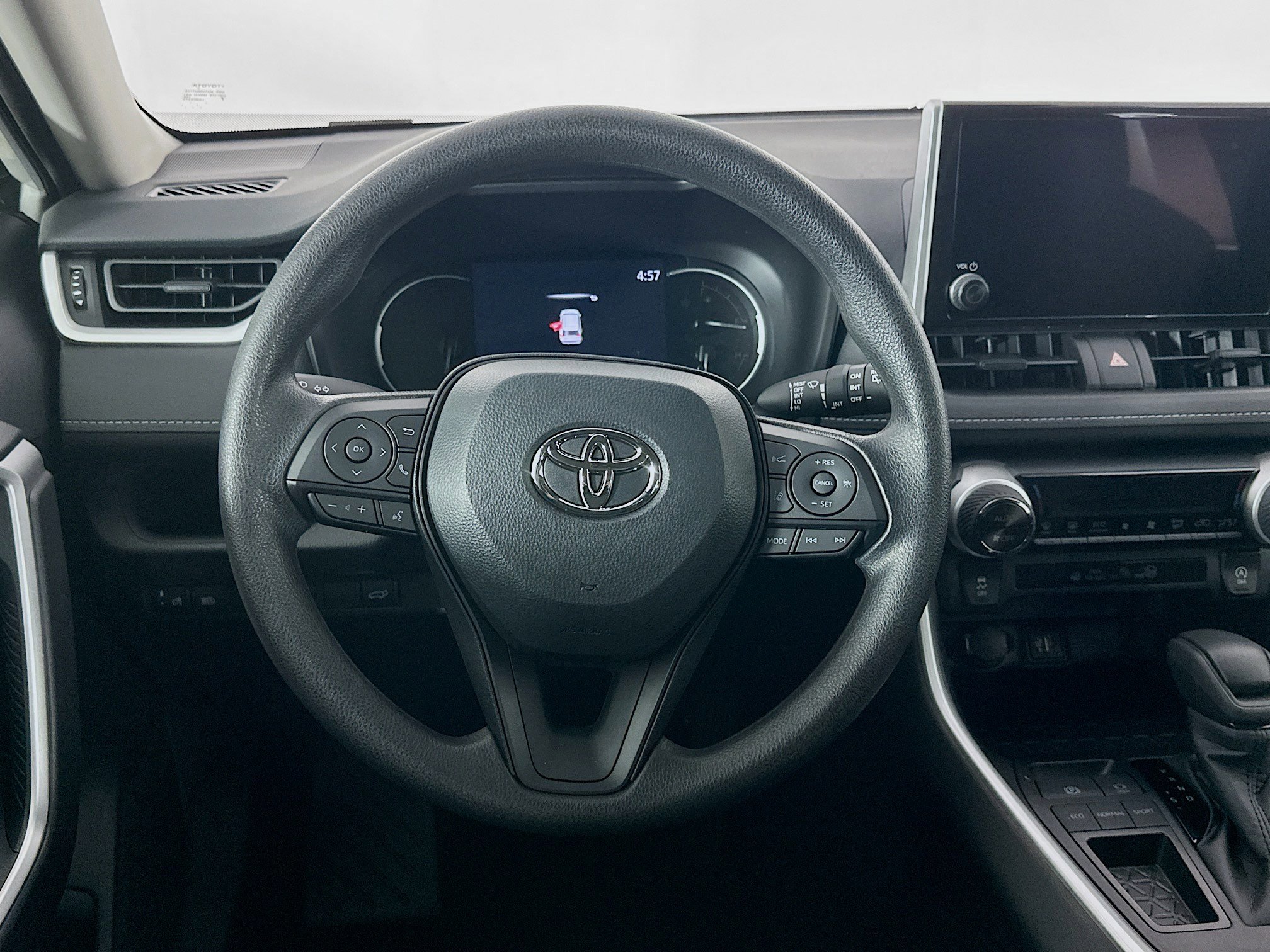 Used 2025 Toyota RAV4 XLE w/ Convenience Package image 18