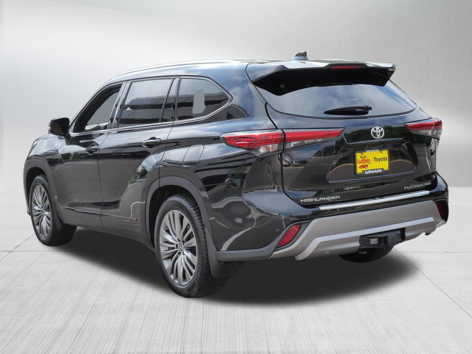 Used 2022 Toyota Highlander Platinum AWD/4WD image 6