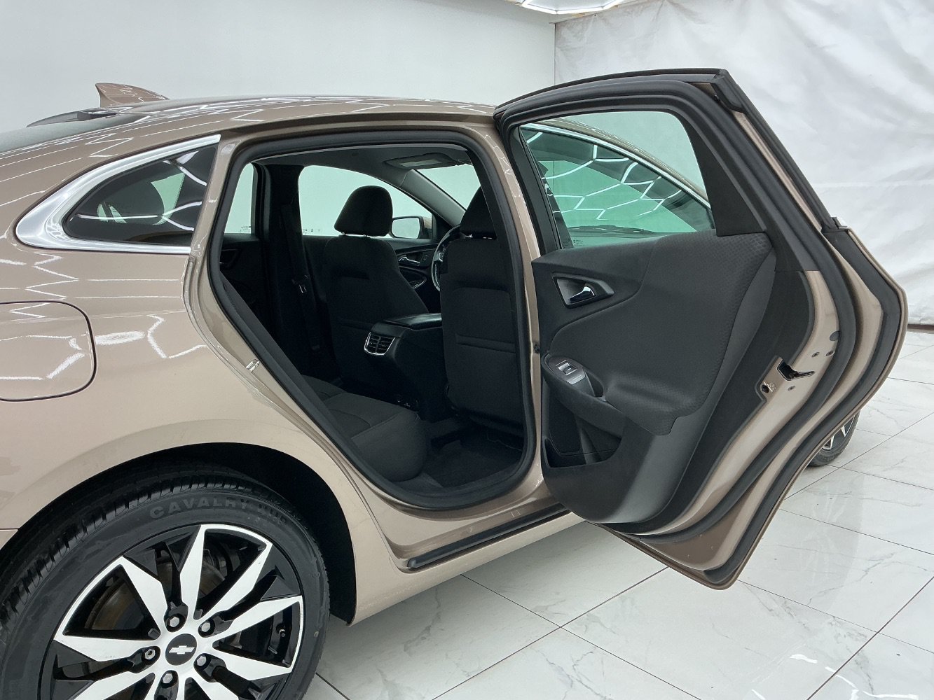 Used 2018 Chevrolet Malibu LT FWD image 23