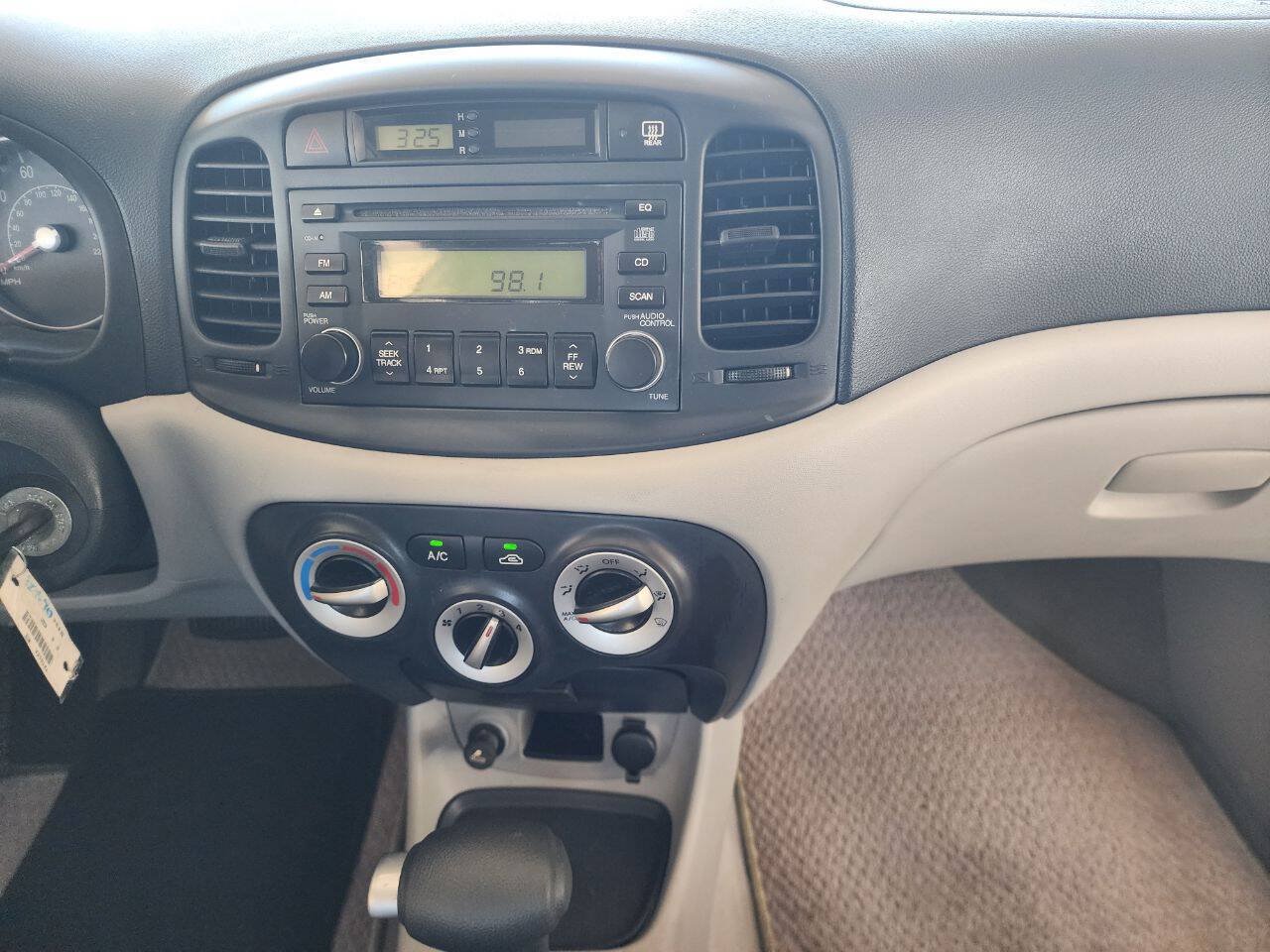 Used 2007 Hyundai Accent GS FWD image 26