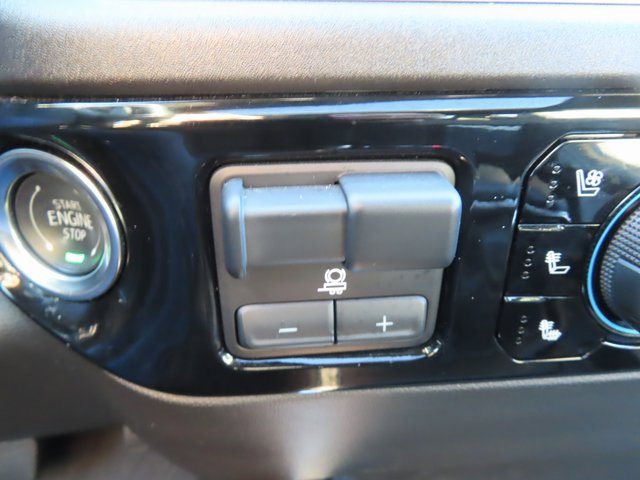 Certified 2025 Chevrolet Silverado 1500 High Country w/ Technology Package image 35