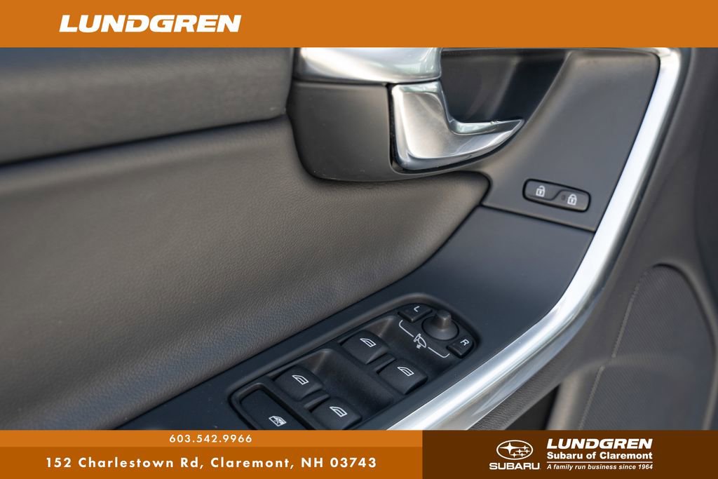 Used 2017 Volvo V60 T5 Premier w/ Convenience Package image 12