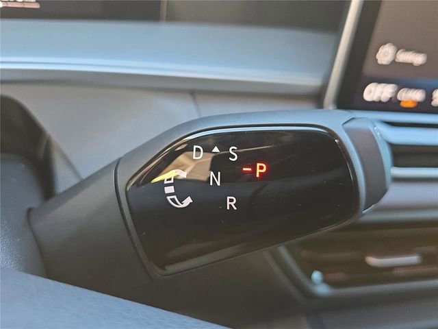 New 2026 Volkswagen Tiguan SE R-Line image 21