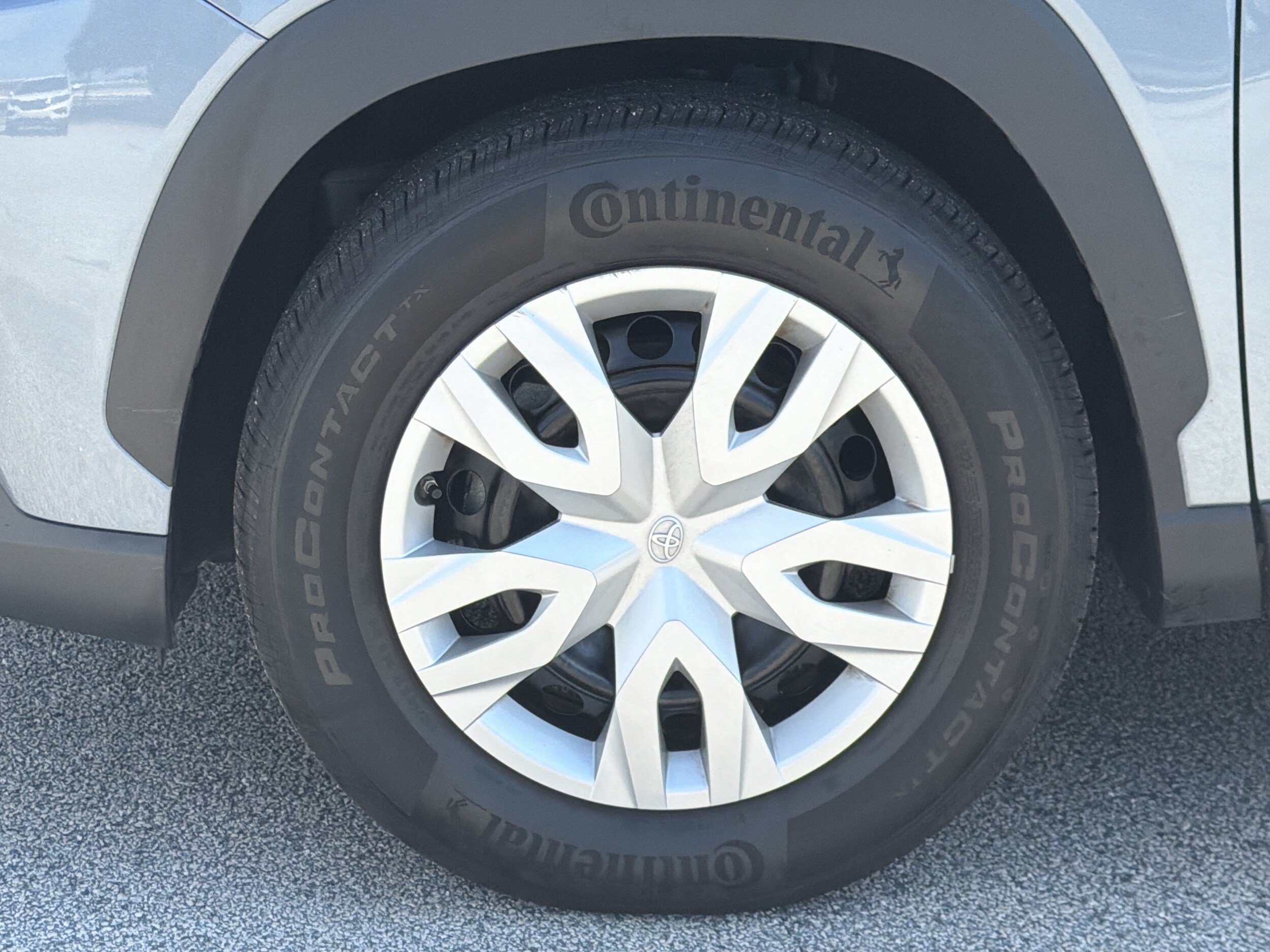 Certified 2024 Toyota Corolla Cross L FWD image 32
