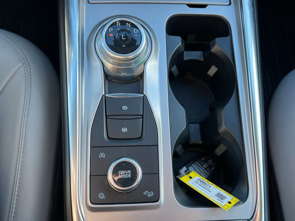 Used 2021 Ford Explorer XLT w/ Equipment Group 202A image 29