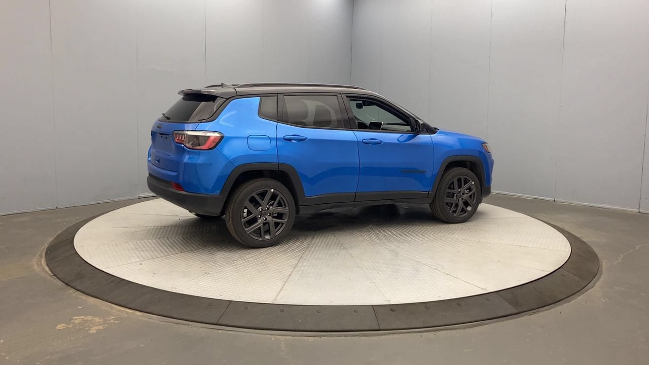 New 2026 Jeep Compass Limited w/ Sun, Sound & Navigation Group AWD/4WD image 3