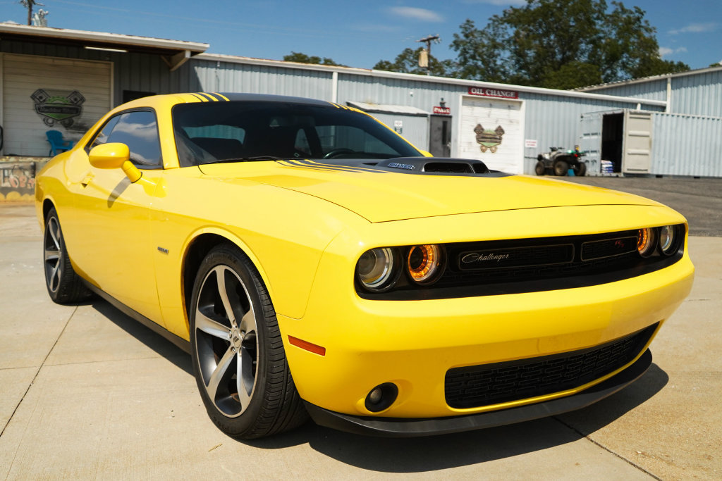Used 2018 Dodge Challenger R/T RWD image 35