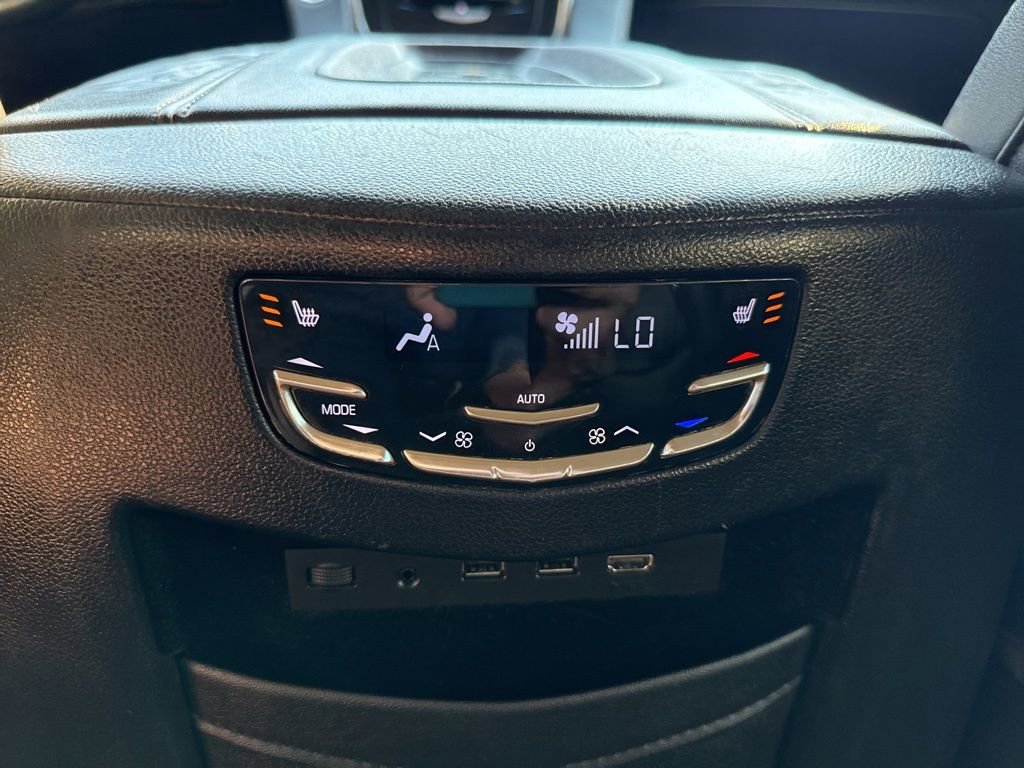 Used 2017 Cadillac Escalade ESV Luxury image 49