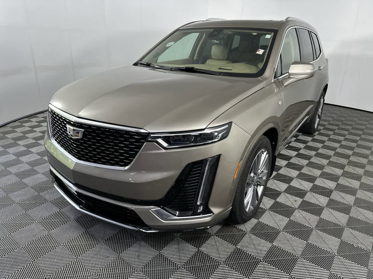 Used 2023 Cadillac XT6 Premium Luxury w/ Platinum Package AWD/4WD image 7