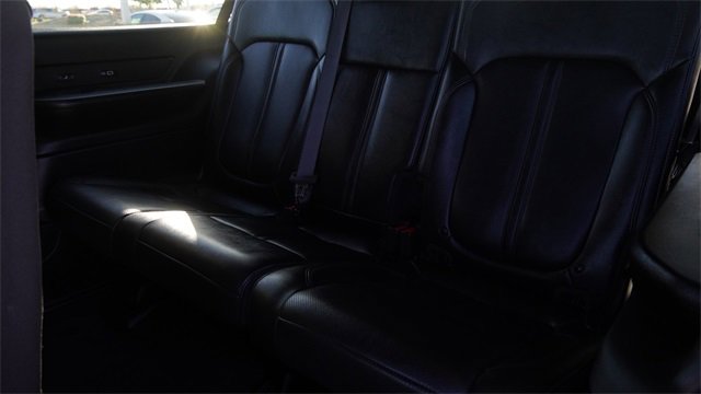 Used 2023 Jeep Wagoneer L Series III w/ Preferred Equipment Group image 15