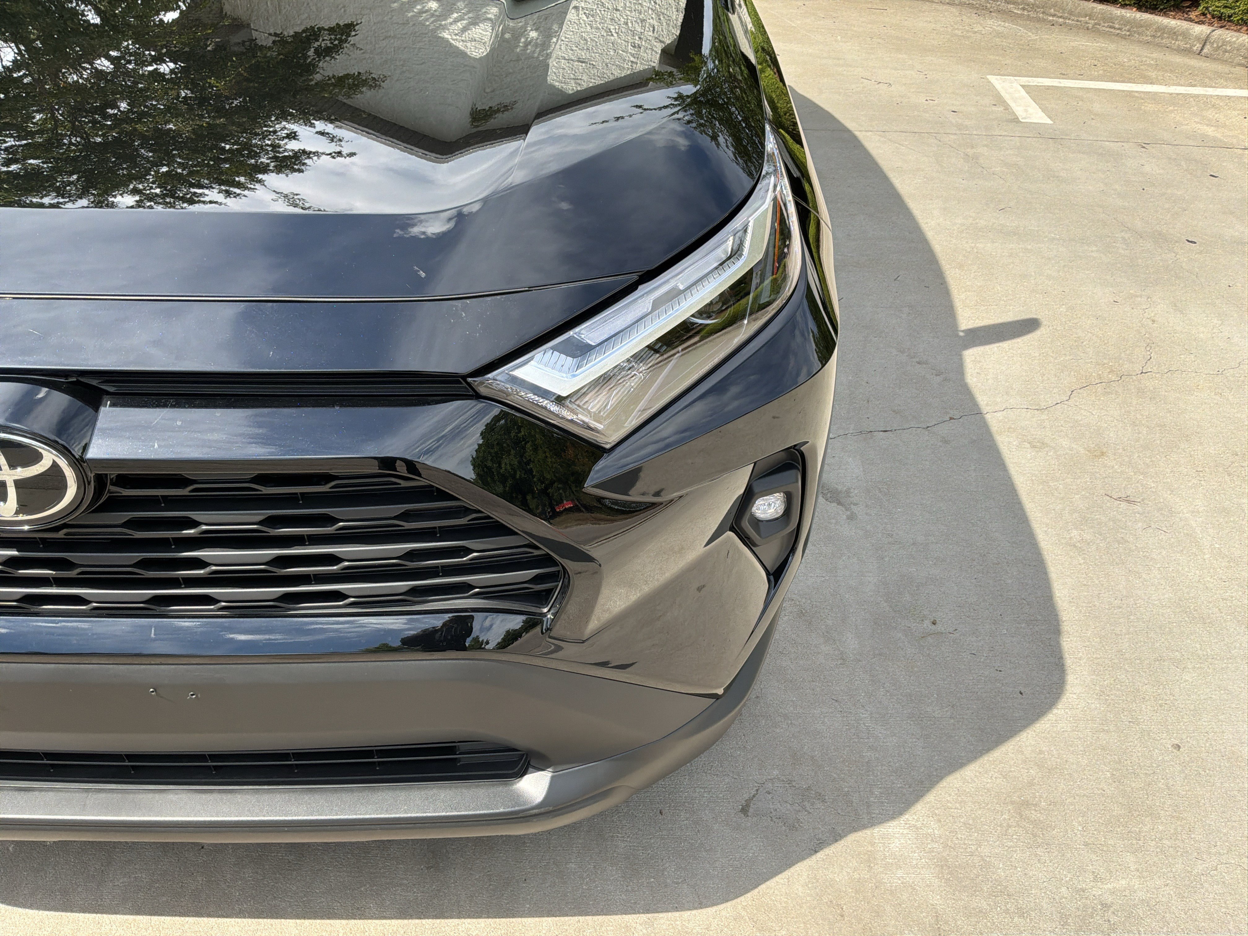 Used 2023 Toyota RAV4 XLE Premium AWD/4WD image 6