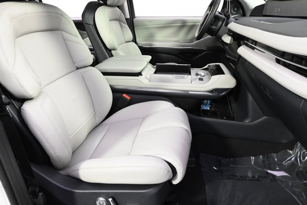 New 2026 Lincoln Navigator Reserve image 16